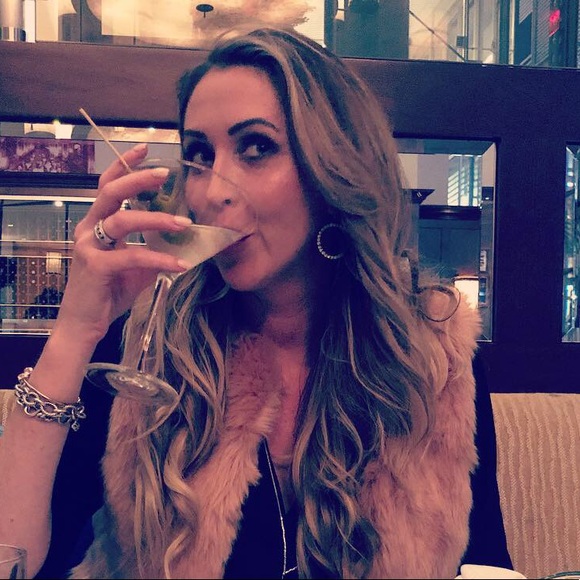 Meet your Posher, Kelly - Picture 1 of 6